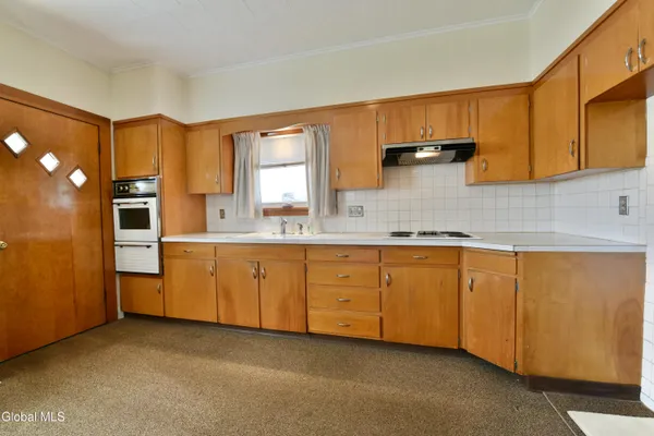 $177,500 | 2 East Decker Street, Johnstown, NY 12095