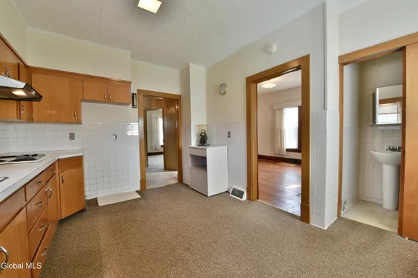 $177,500 | 2 East Decker Street, Johnstown, NY 12095