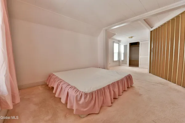 $177,500 | 2 East Decker Street, Johnstown, NY 12095