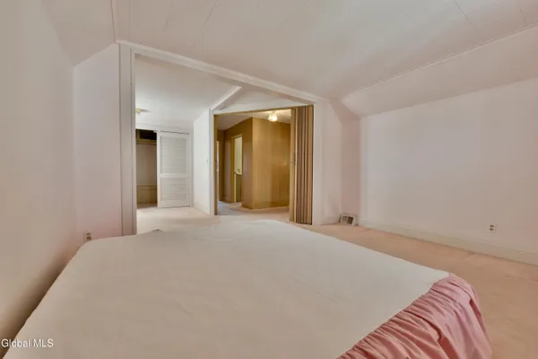 $177,500 | 2 East Decker Street, Johnstown, NY 12095