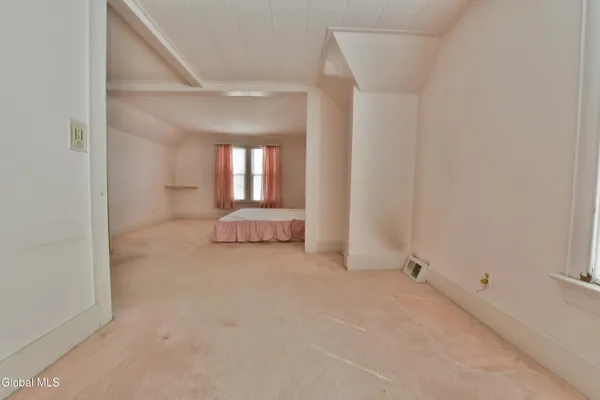 $177,500 | 2 East Decker Street, Johnstown, NY 12095