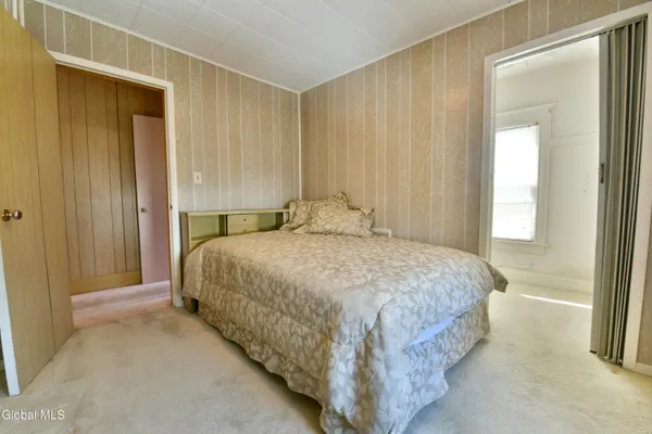 $177,500 | 2 East Decker Street, Johnstown, NY 12095