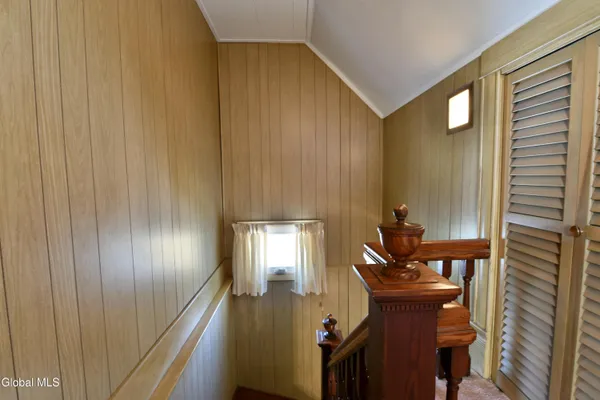 $177,500 | 2 East Decker Street, Johnstown, NY 12095