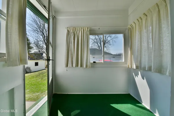 $177,500 | 2 East Decker Street, Johnstown, NY 12095