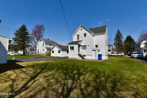 $177,500 | 2 East Decker Street, Johnstown, NY 12095