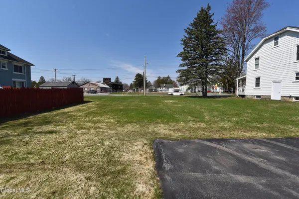 $177,500 | 2 East Decker Street, Johnstown, NY 12095