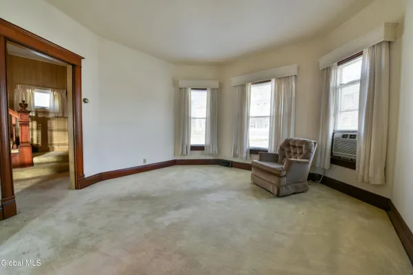 $177,500 | 2 East Decker Street, Johnstown, NY 12095