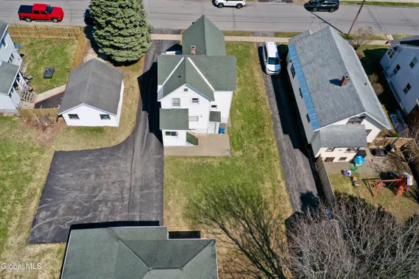 $177,500 | 2 East Decker Street, Johnstown, NY 12095