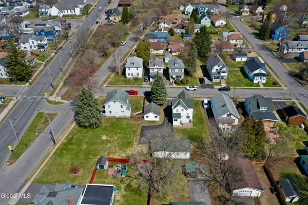 $177,500 | 2 East Decker Street, Johnstown, NY 12095