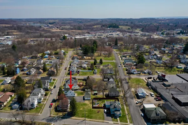 $177,500 | 2 East Decker Street, Johnstown, NY 12095