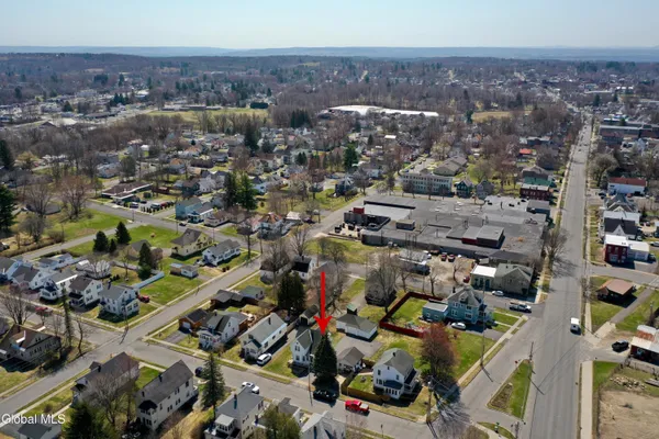 $177,500 | 2 East Decker Street, Johnstown, NY 12095