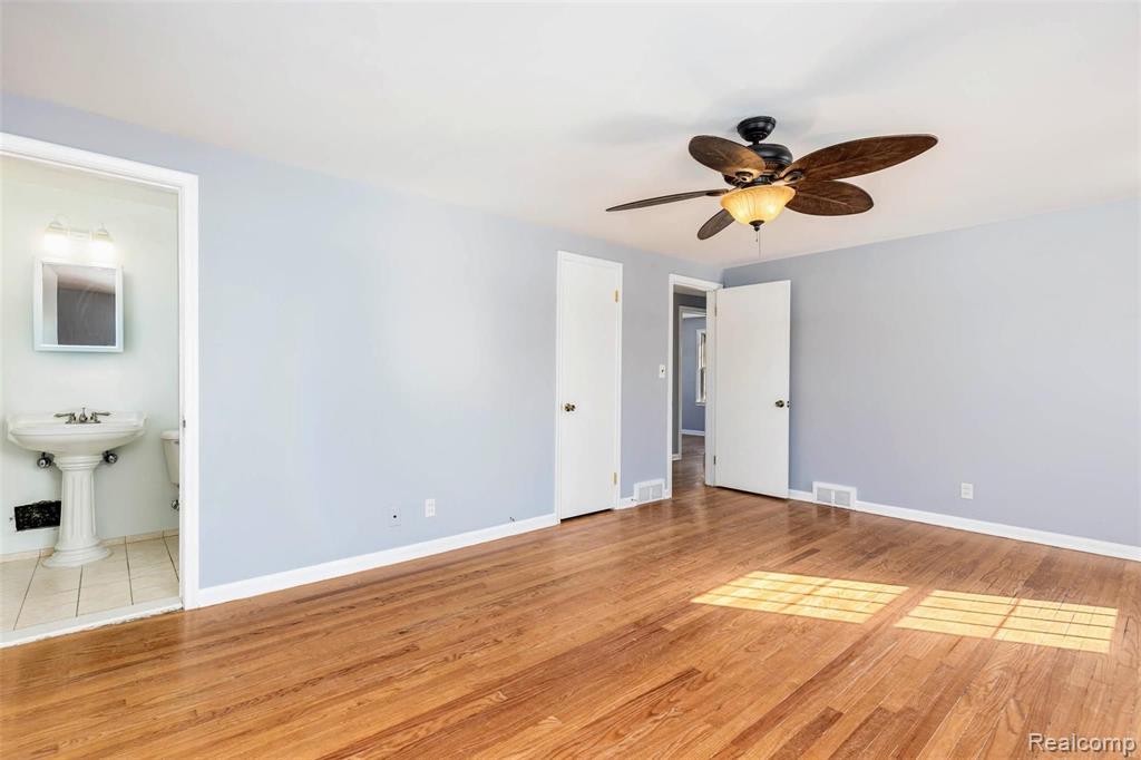 1442 Devonshire Road Grosse Pointe Park, MI 48230 - Photo 14 of 48