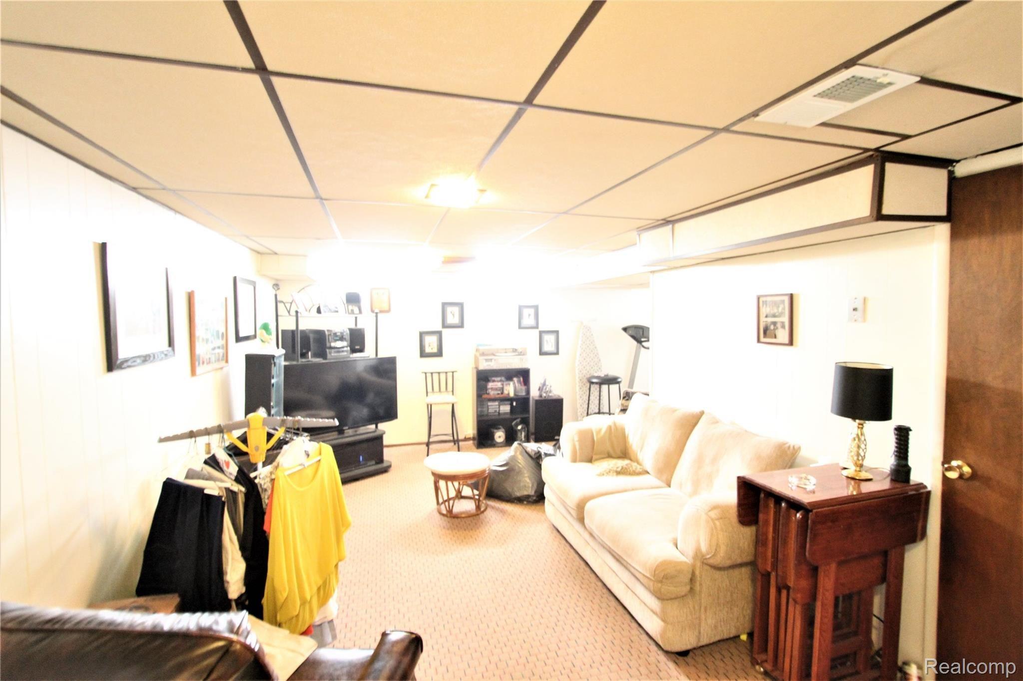 490 Campbell Street River Rouge, MI 48218 - Photo 20 of 30 IMG_5233 (2).JPG