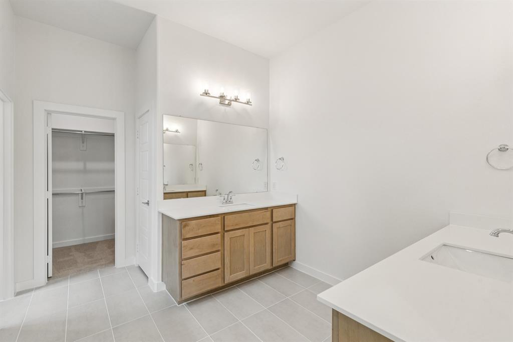 4620 Morgan Street McKinney, TX 75071 - Photo 16 of 34 Primary Bathroom in the Da Vinci II home plan by Trophy Signature Homes – REPRESENTATIVE PHOTO