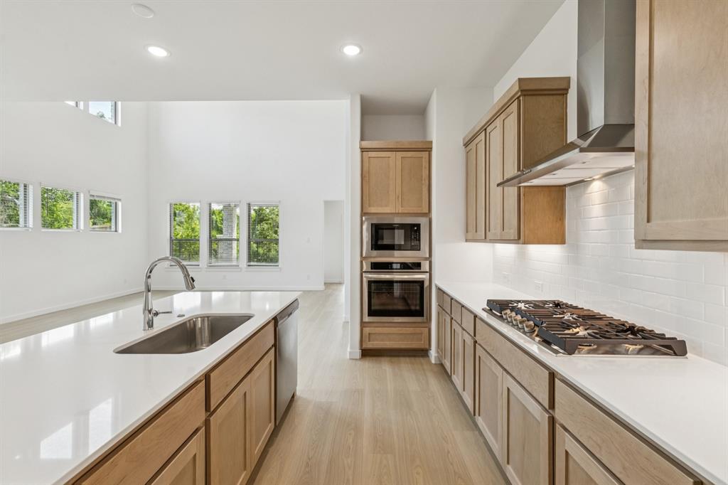 4620 Morgan Street McKinney, TX 75071 - Photo 10 of 34 Kitchen in the Da Vinci II home plan by Trophy Signature Homes – REPRESENTATIVE PHOTO