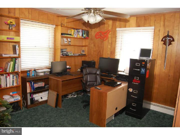 902 Tower Road Bristol, PA 19007 - Photo 15 of 22 Office / Study