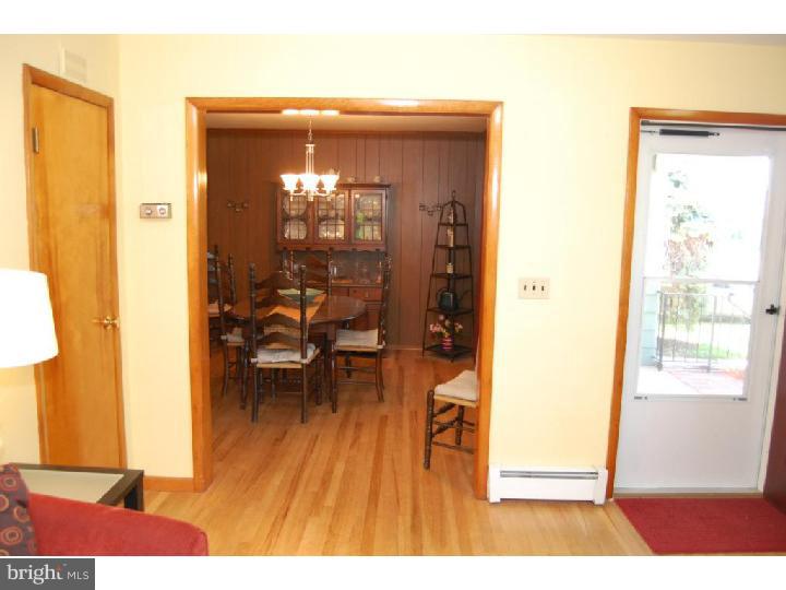 902 Tower Road Bristol, PA 19007 - Photo 4 of 22 Dining Room