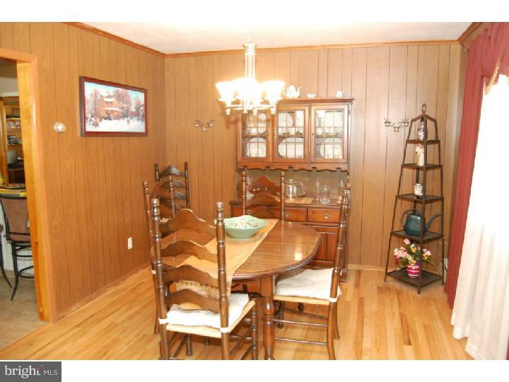 902 Tower Road Bristol, PA 19007 - Photo 5 of 22 Dining Room