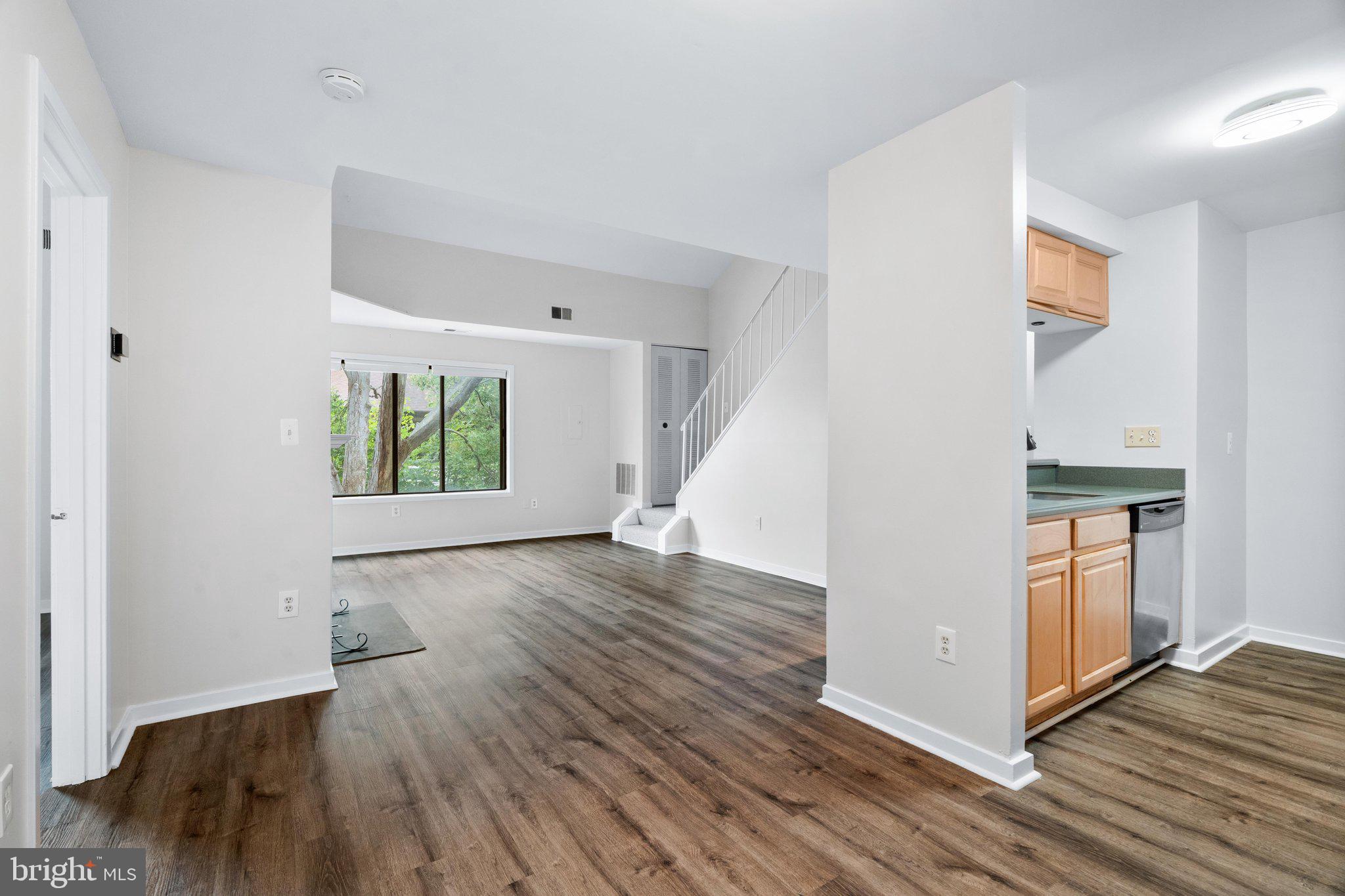 9934 Hellingly Place, Unit 142 Gaithersburg, MD 20886 - Photo 8 of 29 9934 Hellingly Pl-011