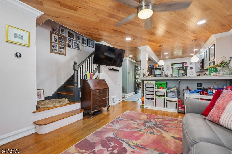 371 Raleigh Road Rahway, NJ 07065 - Photo 4 of 30