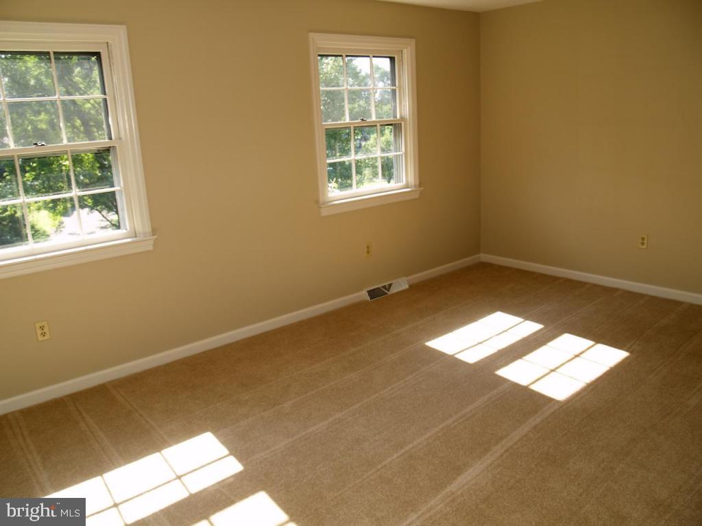 2445 Butter Road Lancaster, PA 17601 - Photo 8 of 25