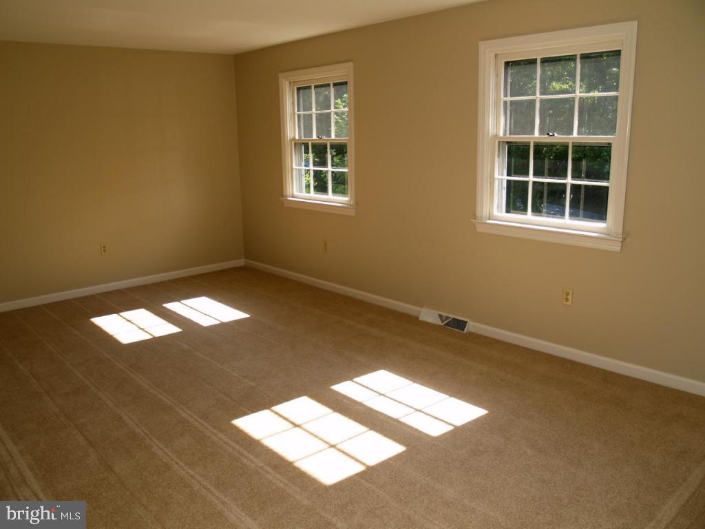 2445 Butter Road Lancaster, PA 17601 - Photo 9 of 25
