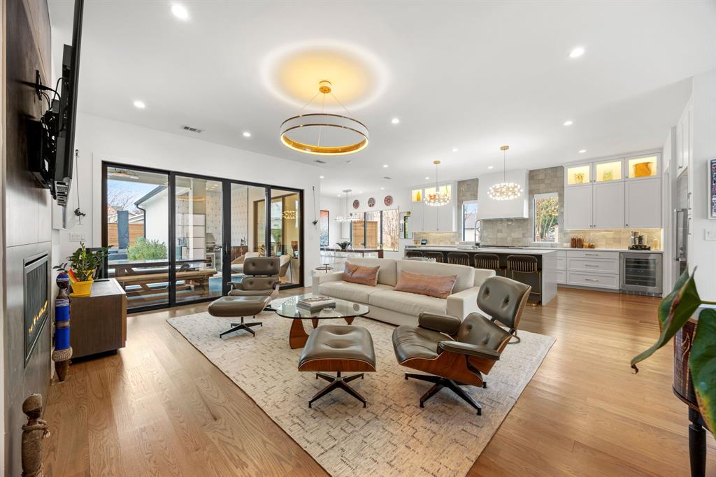 4902 Linnet Lane Dallas, TX 75209 - Photo 11 of 40