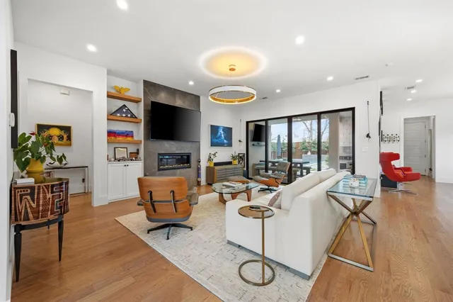 $9,500 | 4902 Linnet Lane, Dallas, TX 75209