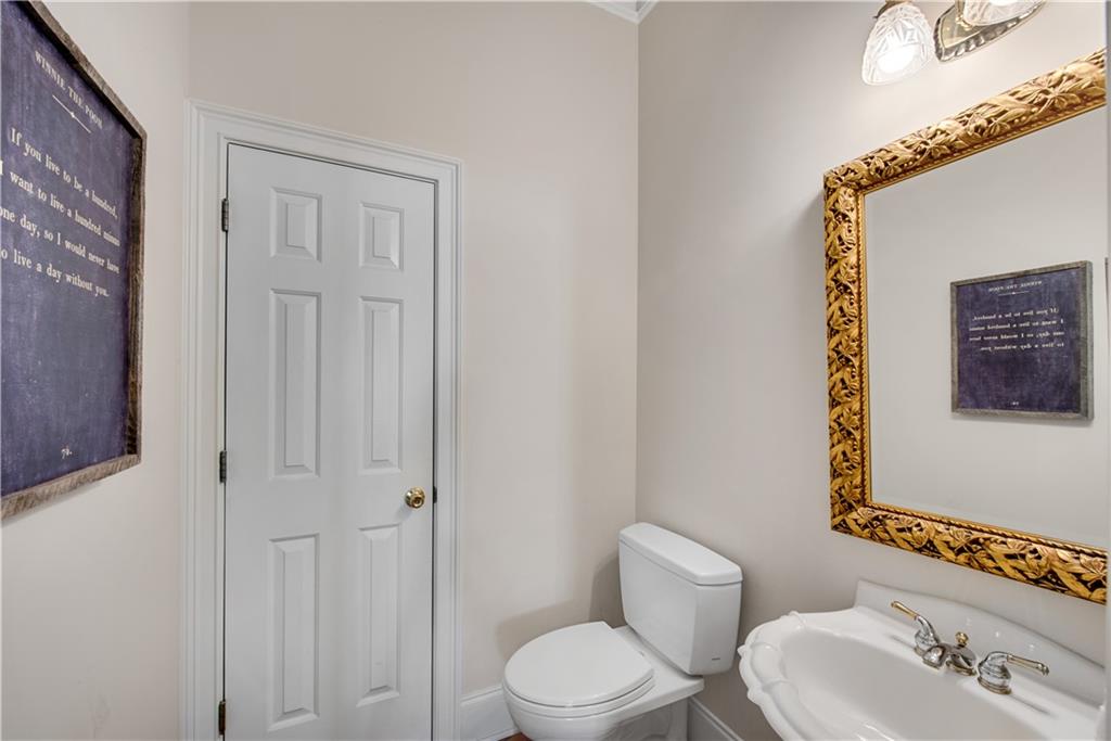 992 Wescott Lane Northeast Atlanta, GA 30342 - Photo 17 of 80