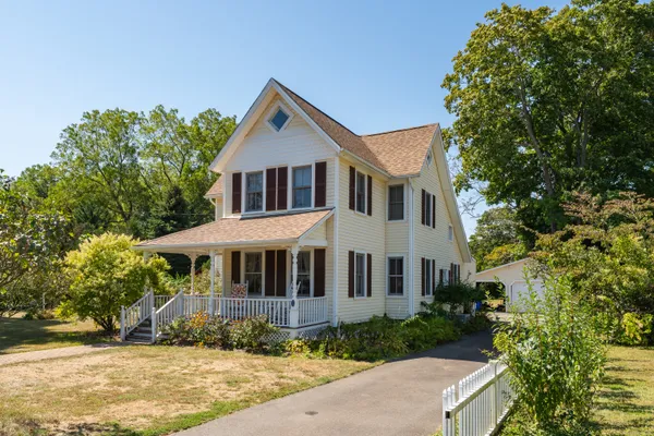 $690,000 | 13 Waterside Lane, Clinton, CT 06413
