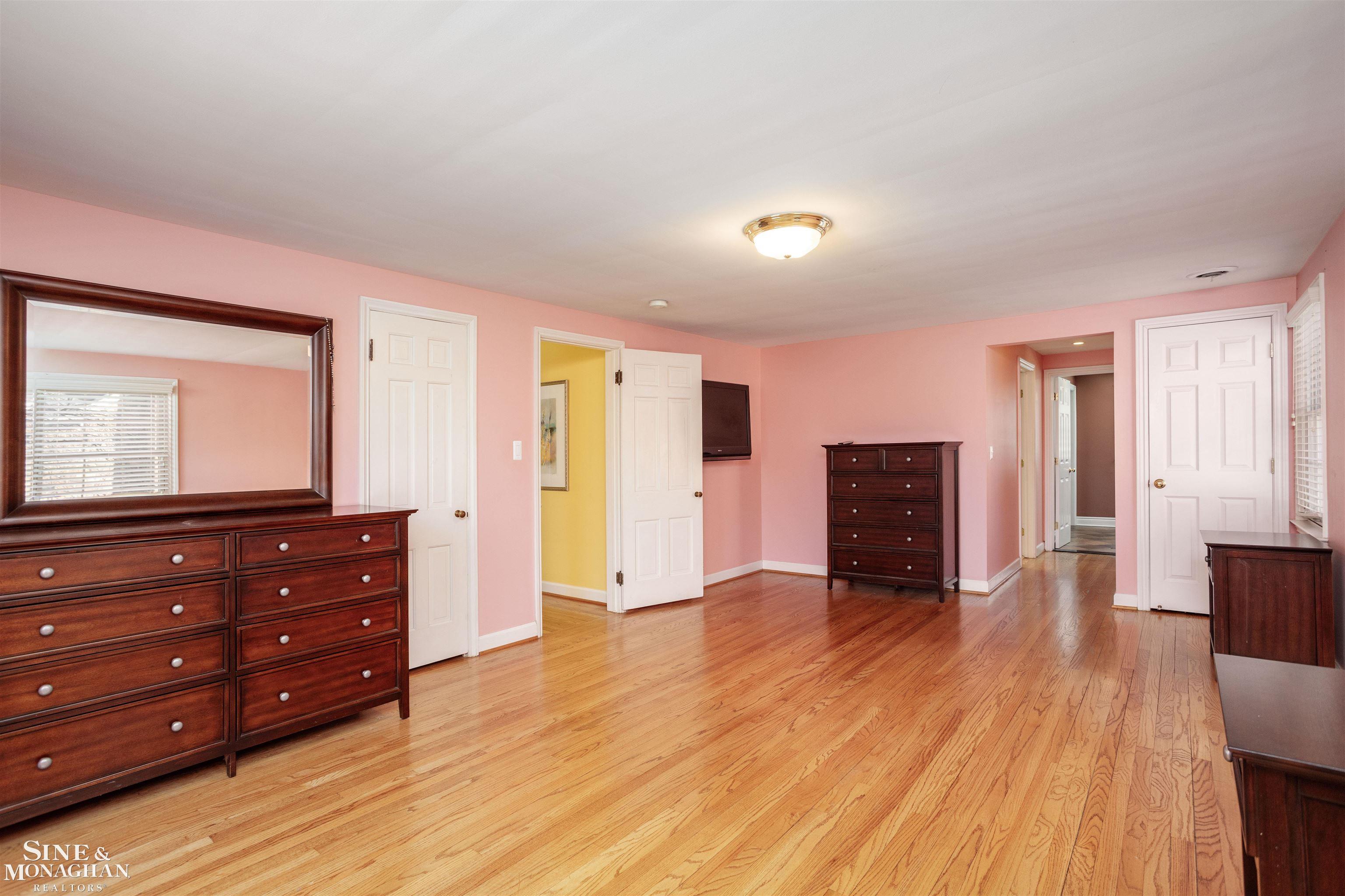 911 Whittier Road Grosse Pointe, MI 48230 - Photo 35 of 57 50166486-344beef4-67c7-4986-95b5-254eb66b4ffc.JPG