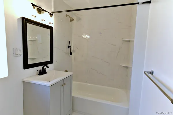 $2,750 | 63 Herriot Street, Yonkers, NY 10701