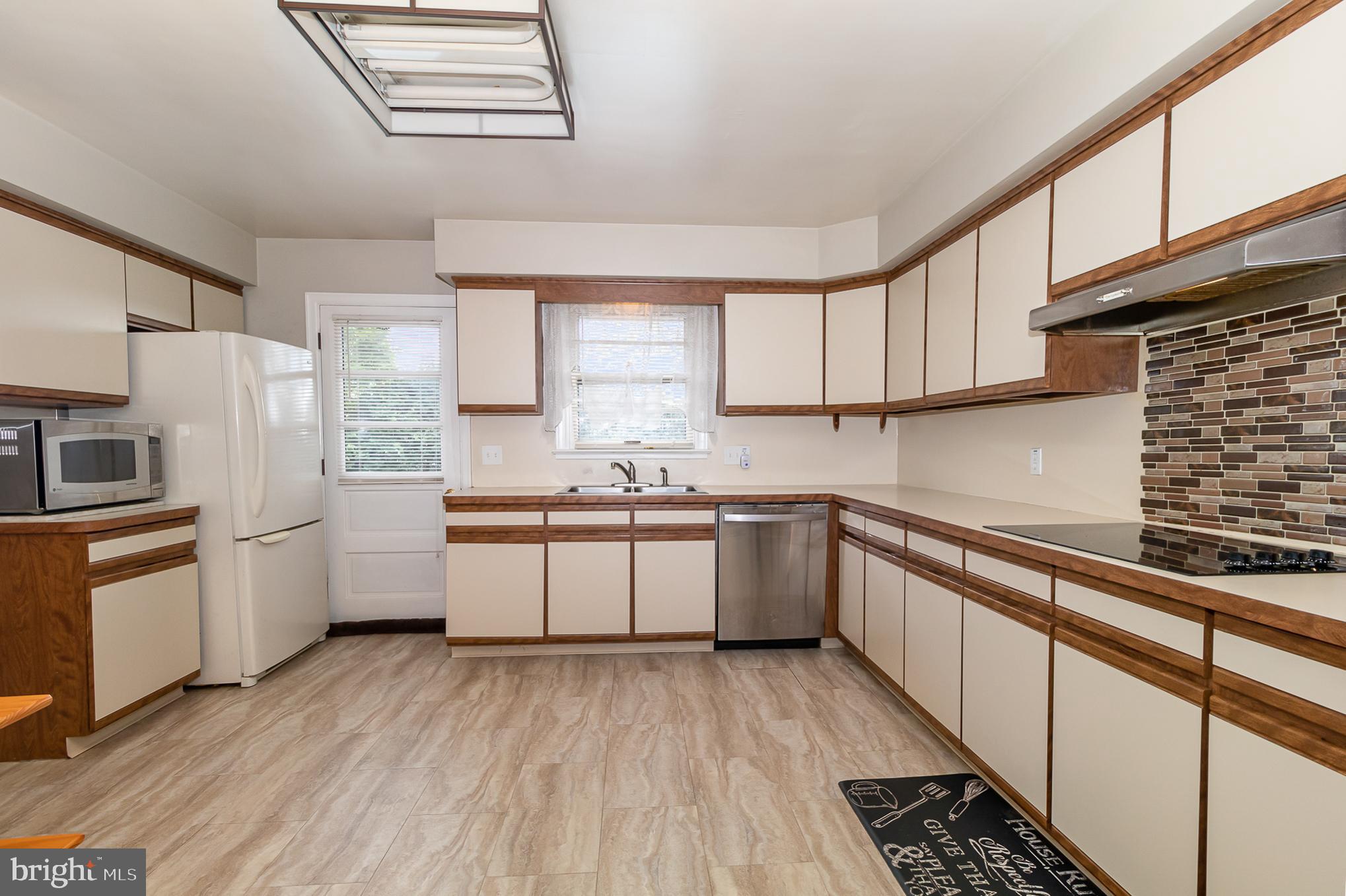 6011 Devonshire Heights Road Harrisburg, PA 17112 - Photo 13 of 29
