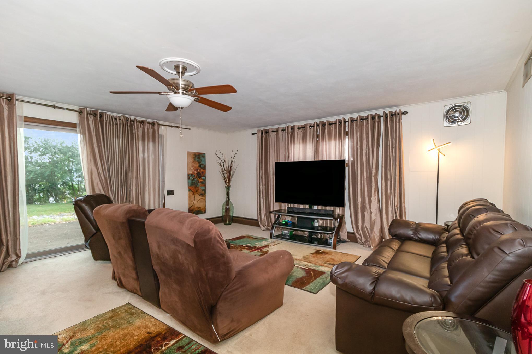 6011 Devonshire Heights Road Harrisburg, PA 17112 - Photo 7 of 29