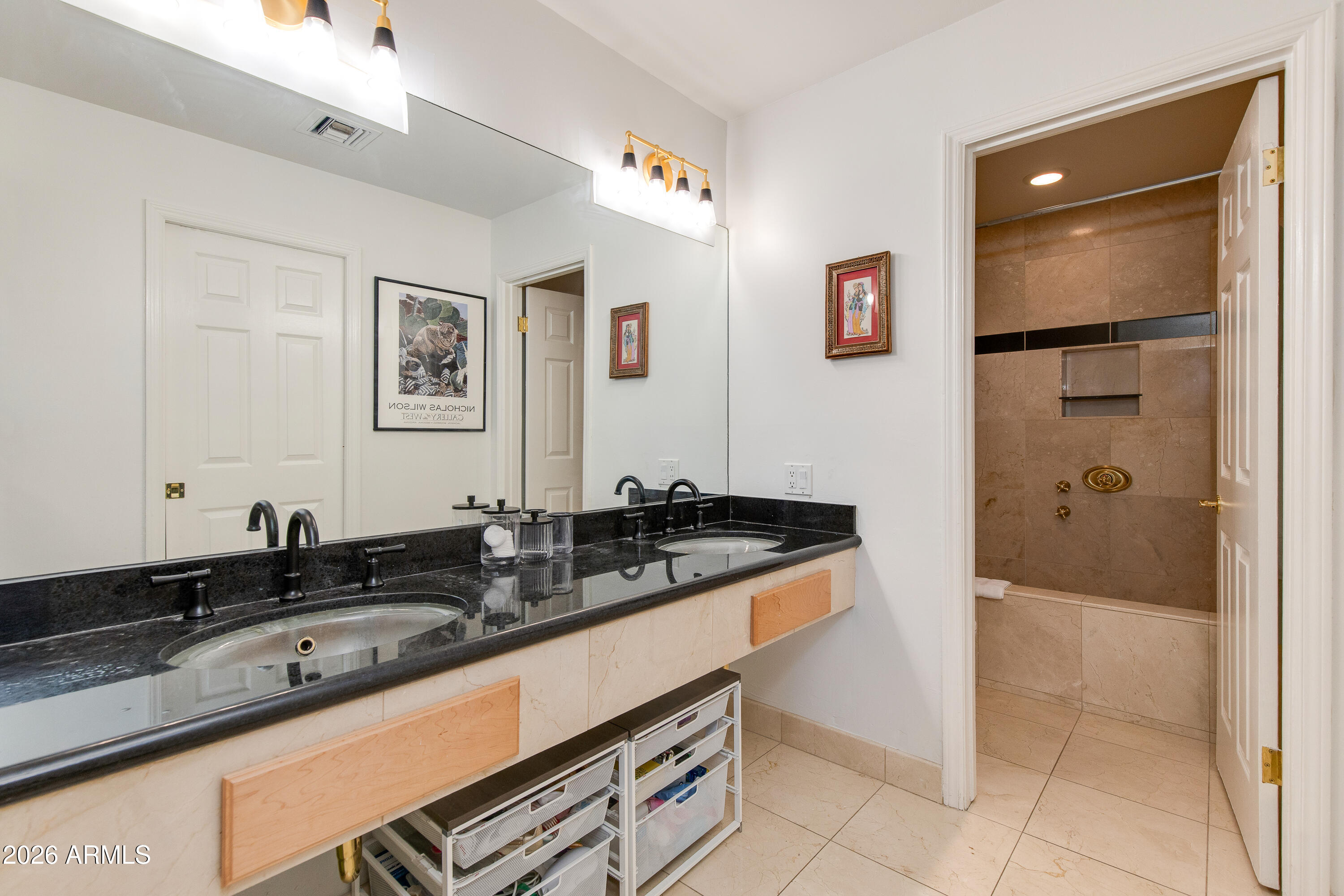 6227 North 30th Way Phoenix, AZ 85016 - Photo 8 of 17 Primary Bath