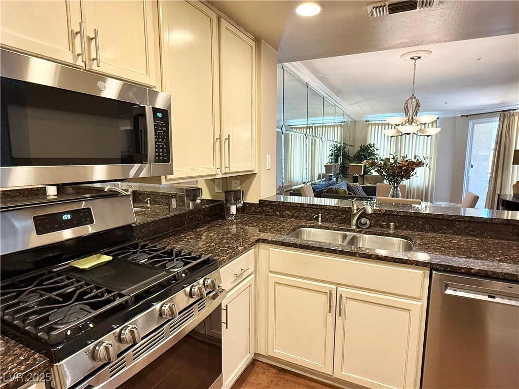 210 East Flamingo Road, Unit 206 Las Vegas, NV 89169 - Photo 8 of 34