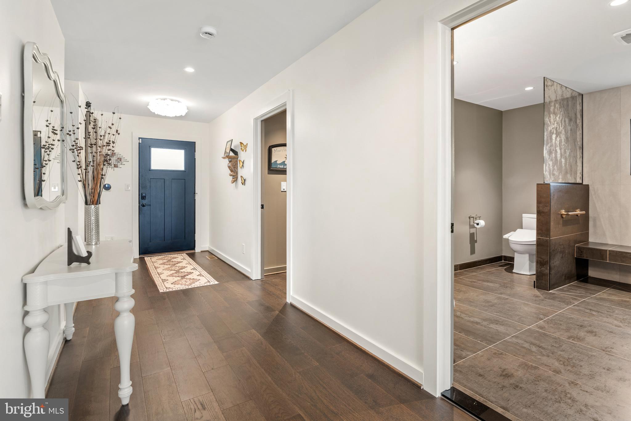 2724 Holly Beach Road Baltimore, MD 21221 - Photo 40 of 98 Tons of natural sunlight!