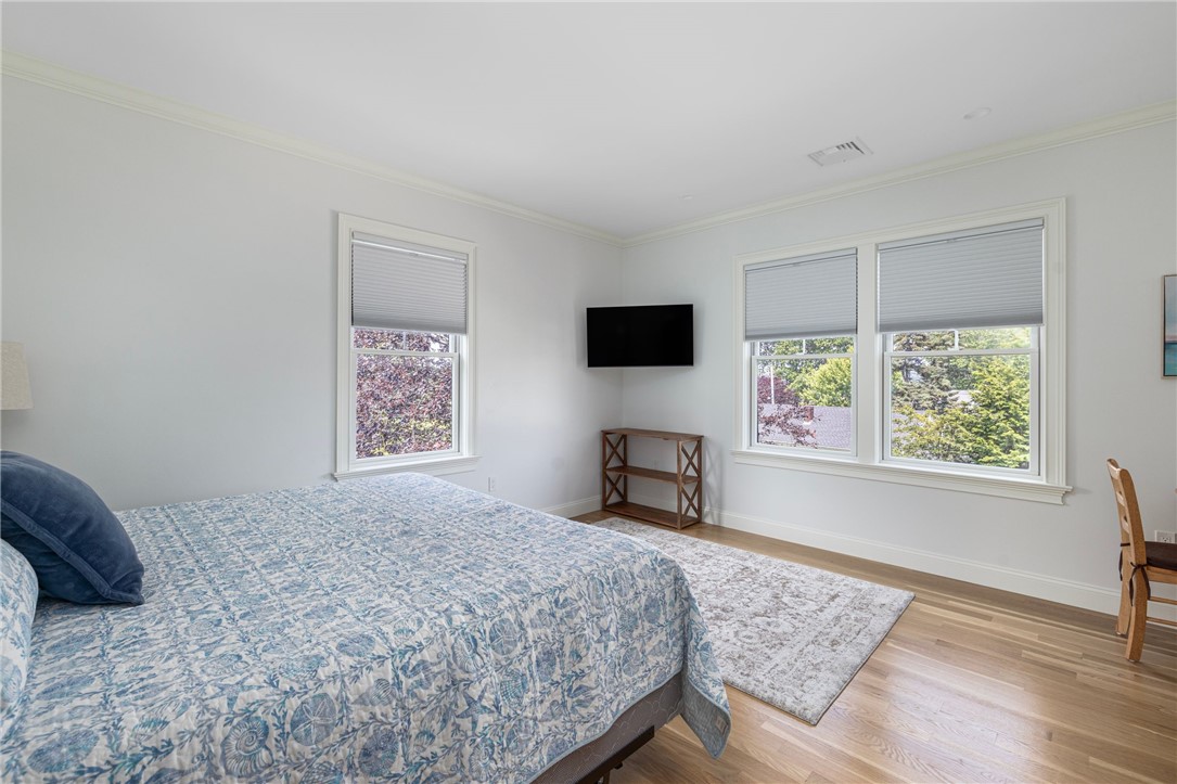 3 Oak Street Middletown, RI 02842 - Photo 45 of 50 Third bedroom.