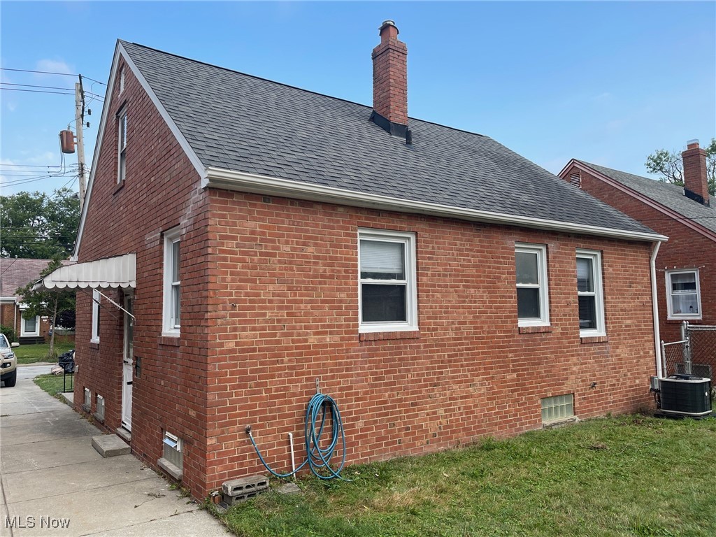 1539 Winchester Road Lyndhurst, OH 44124 - Photo 17 of 21 Newer roof