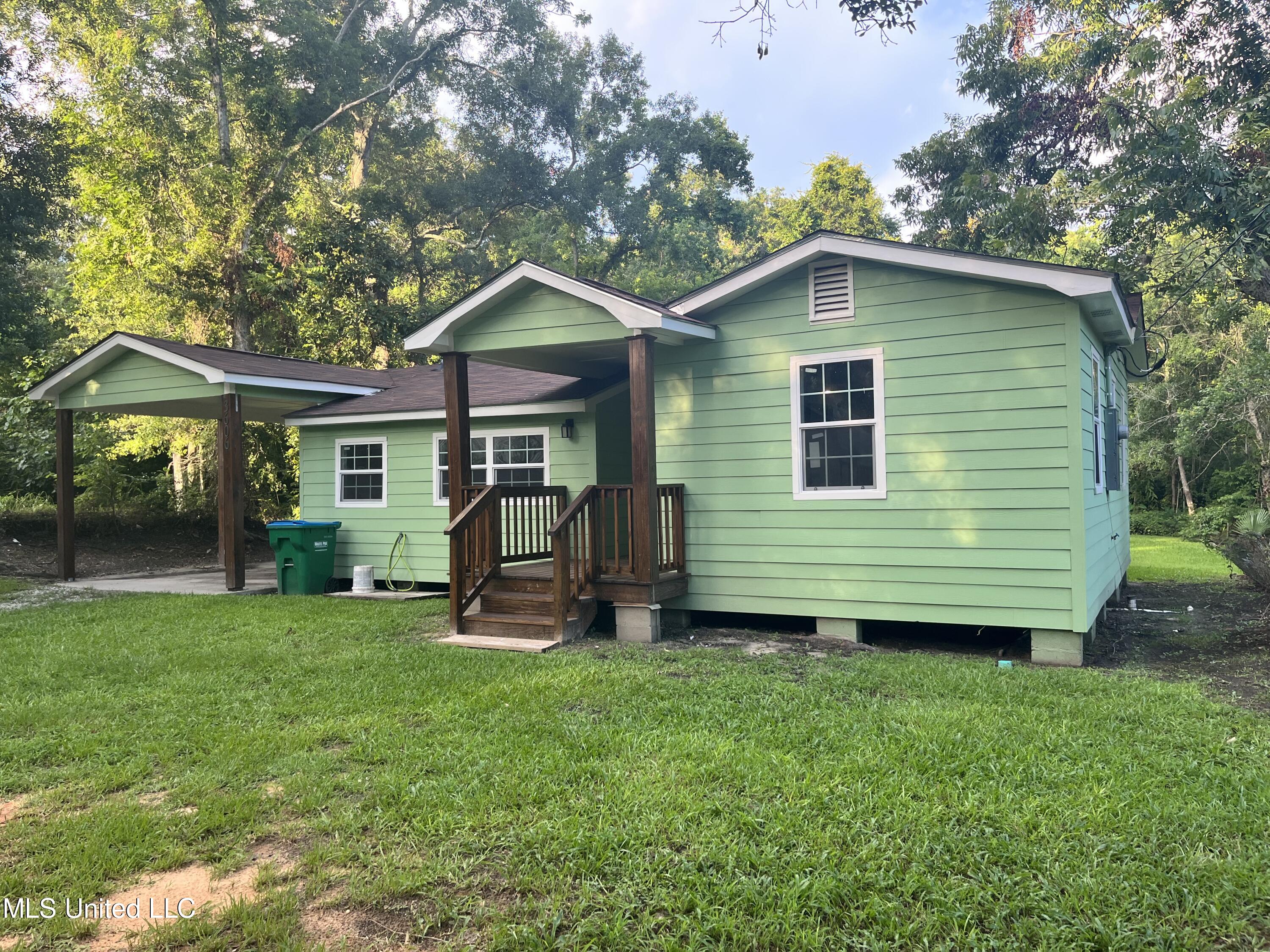 3606 Magnolia Street Moss Point, MS 39563 - Photo 2 of 20 562EAB41-CA90-4E13-8307-D475CE1FC5B2