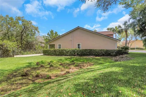 $347,900 | 3555 Avion Woods Court, Unit 501, Naples, FL 34104