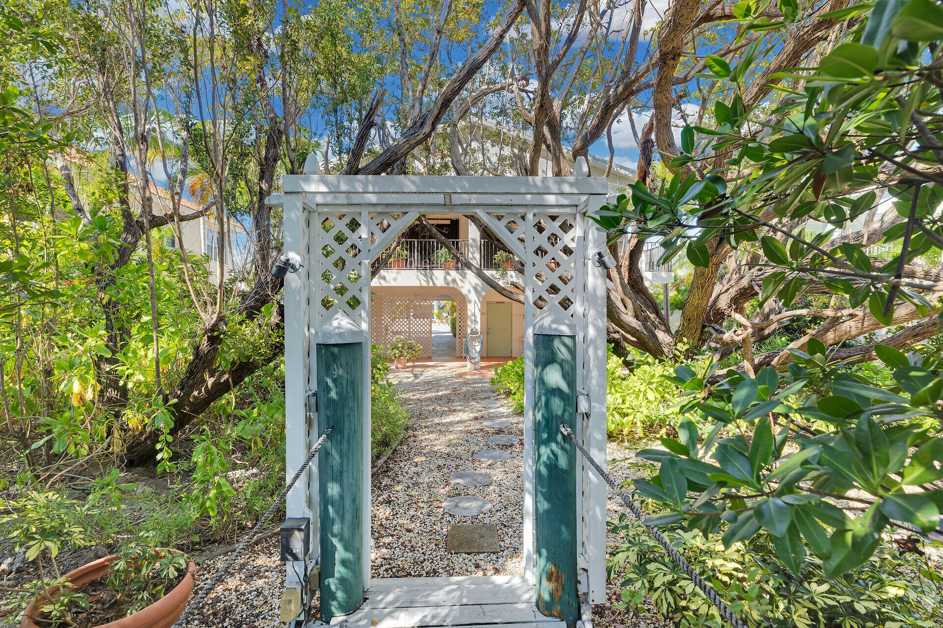 844 Copa D Oro Marathon, FL 33050 - Photo 21 of 52 virtual-tour-361431-19