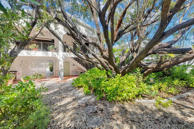 $1,200,000 | 844 Copa D Oro, Marathon, FL 33050