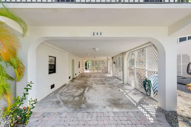 $1,200,000 | 844 Copa D Oro, Marathon, FL 33050