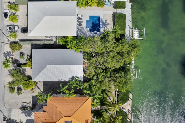 $1,200,000 | 844 Copa D Oro, Marathon, FL 33050