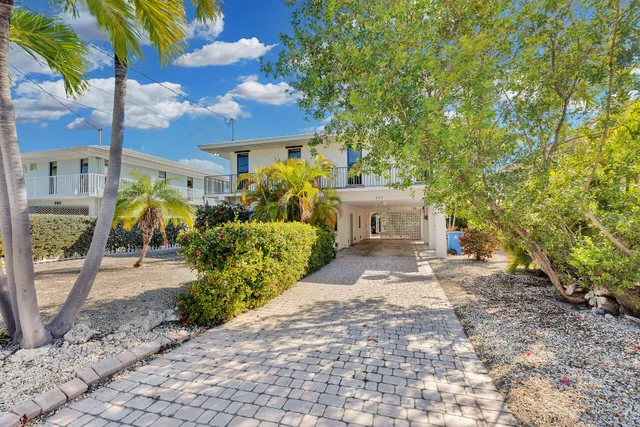 $1,200,000 | 844 Copa D Oro, Marathon, FL 33050