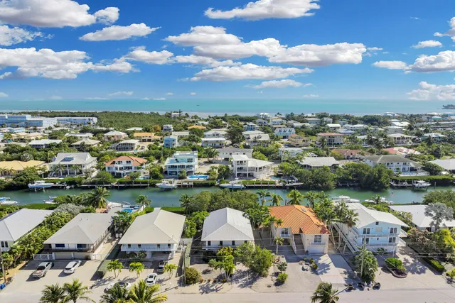 $1,200,000 | 844 Copa D Oro, Marathon, FL 33050