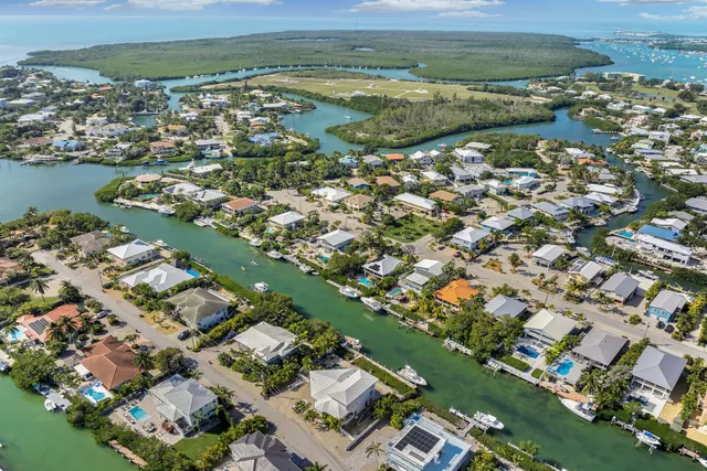 $1,200,000 | 844 Copa D Oro, Marathon, FL 33050