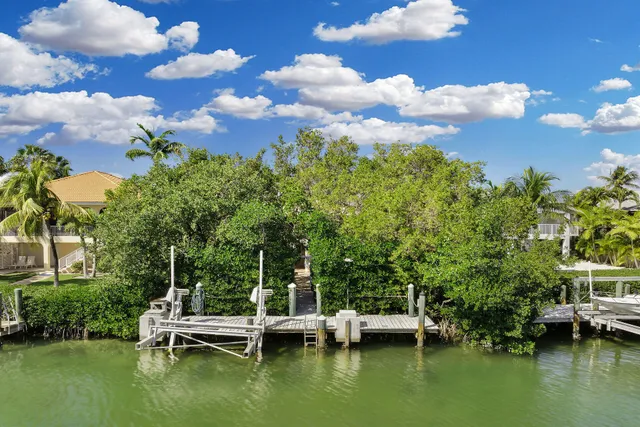 $1,200,000 | 844 Copa D Oro, Marathon, FL 33050