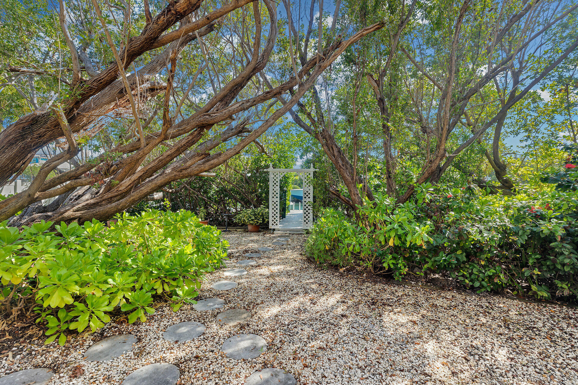 844 Copa D Oro Marathon, FL 33050 - Photo 35 of 52 virtual-tour-361431-16